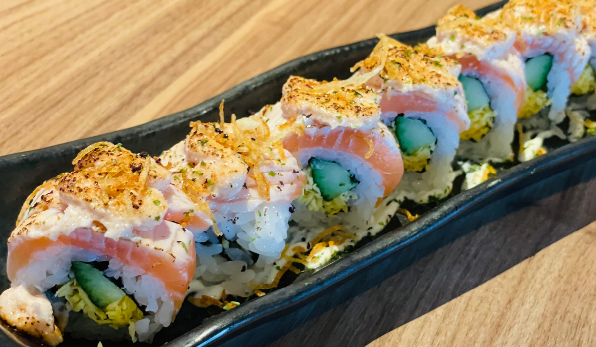 Mentaiko Salmon Maki 8pc Niku Ou Japanese Restaurant